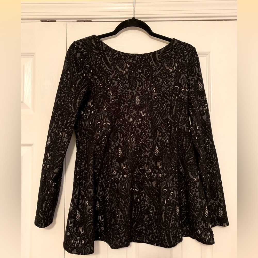A Pea In The Pod Maternity, dress shirt long sleeve, lace, size medium.